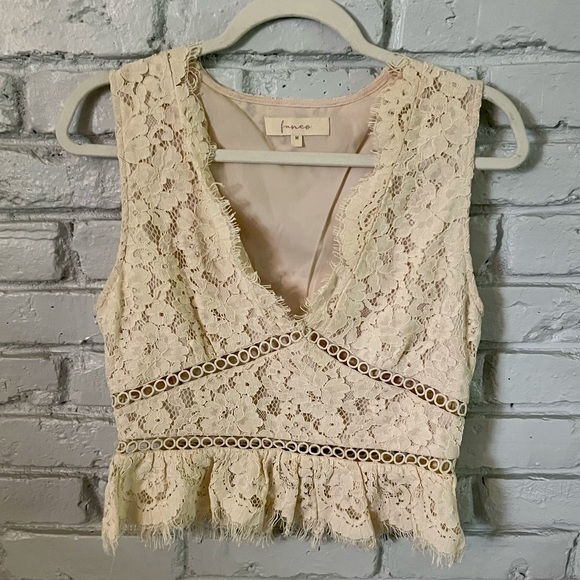 🍨CREAM CORSET 🍨 lace top with peplum detail - Picture 4 of 7